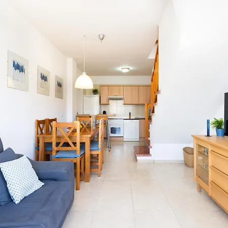 Home2book Cozy Sea Views * 圭马尔港