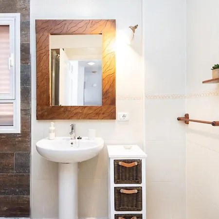 Home2book Cozy Sea Views Lägenhet